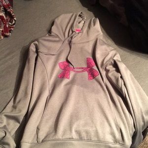 Large women’s under amour sweatshirt.